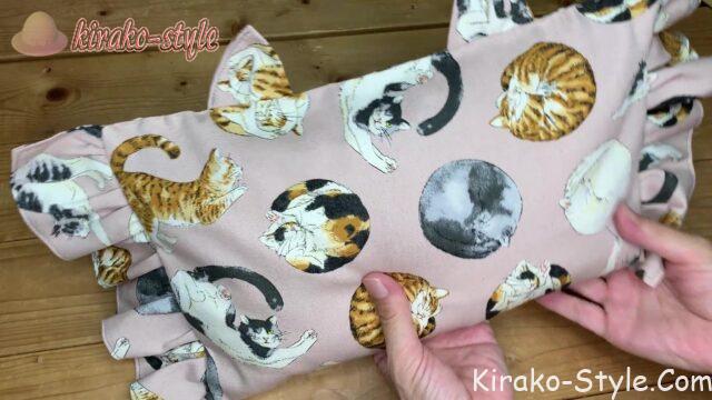 腰当て　ネコ　猫　柄　クッション